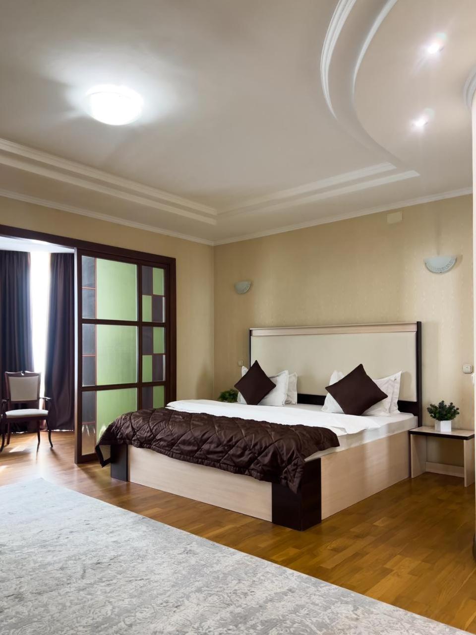 Apartment 5 3*